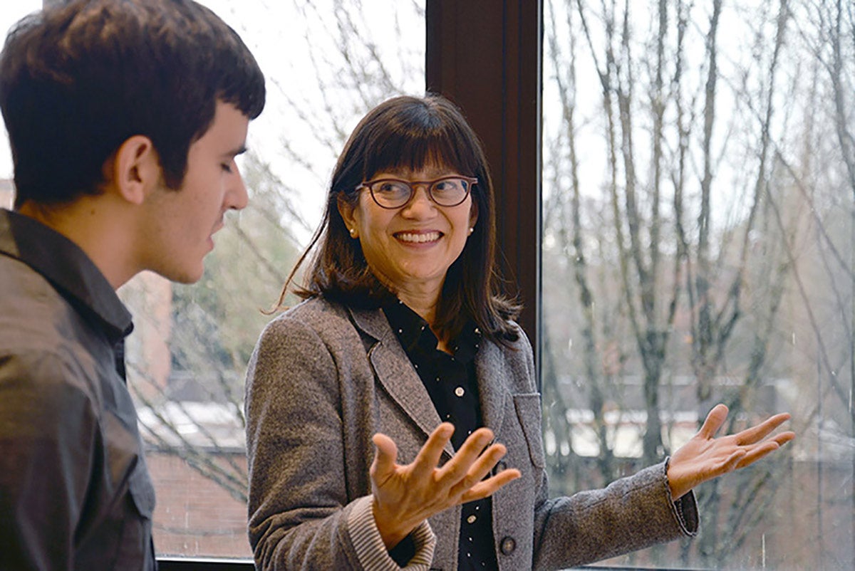 Photo of Alison Kwok teaching