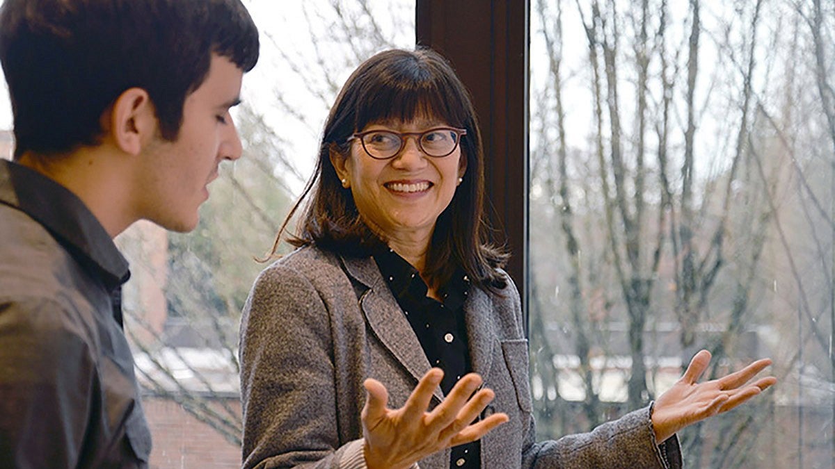 Photo of Alison Kwok teaching