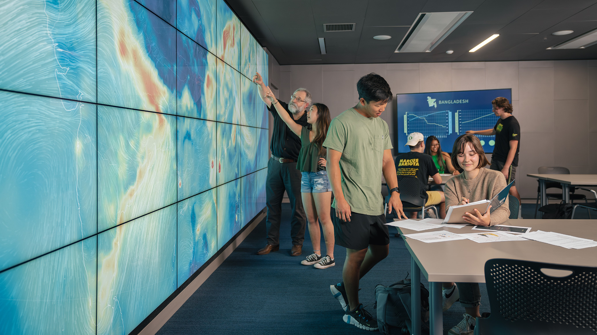 Students and faculty in the Price Science Commons' Visualization Lab