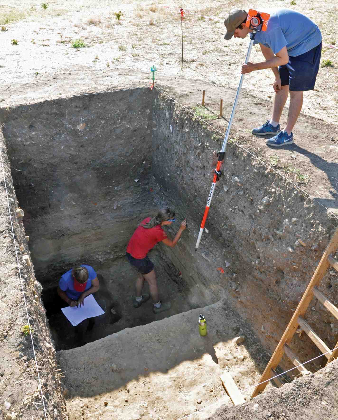 An archeological dig in Sicily, led by UO classics professor Alex Walthall.
