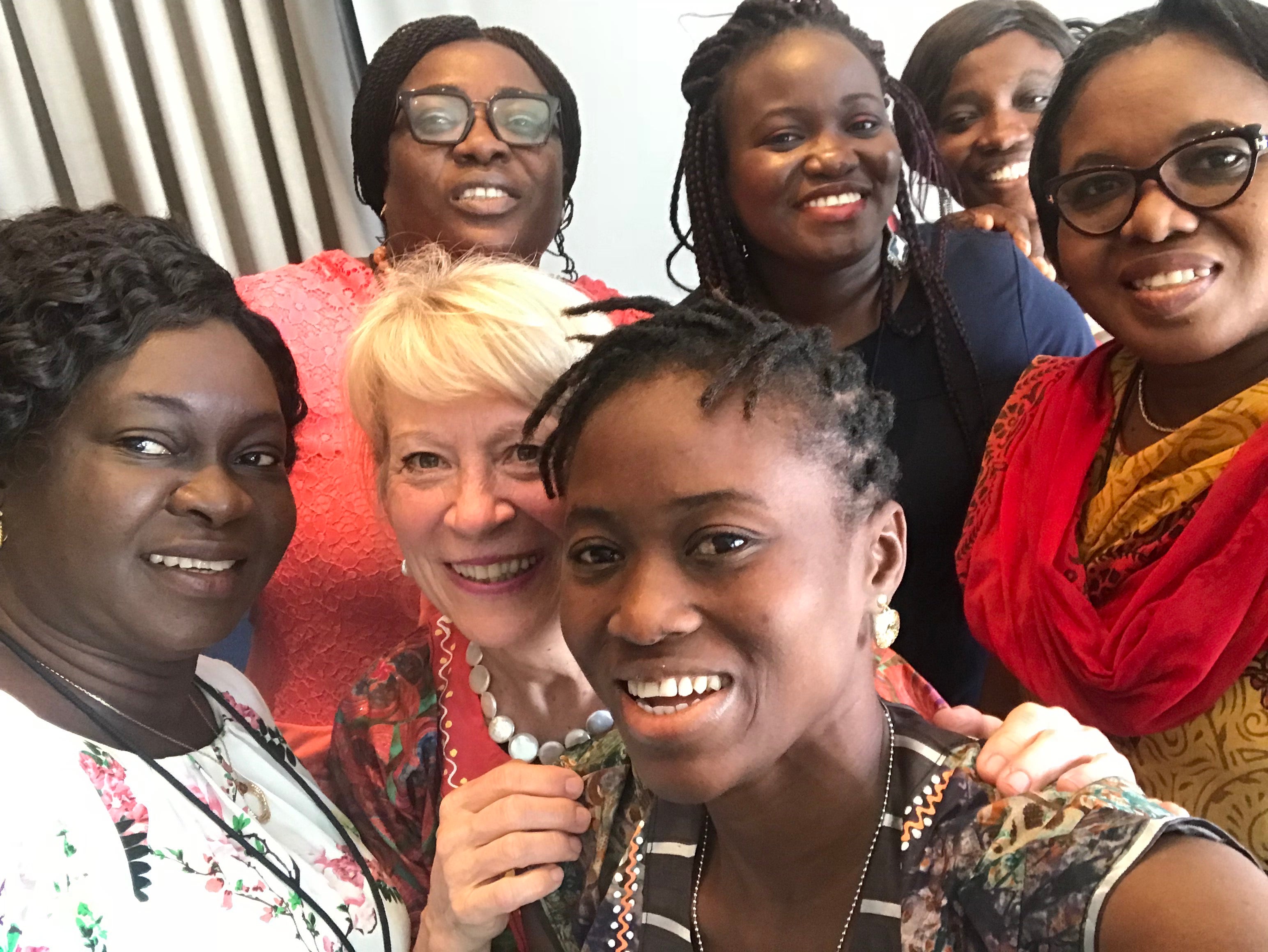 Geri Richmond poses with workshop participants.