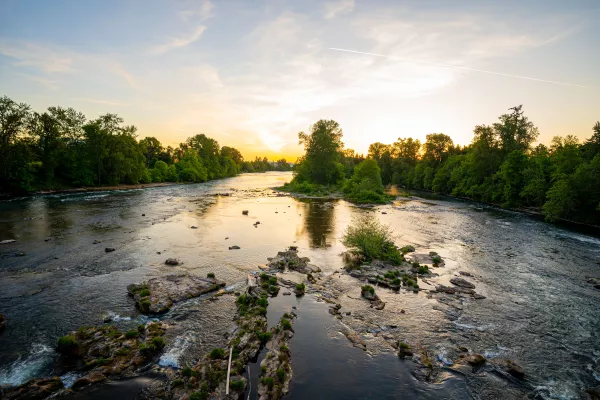 Photo of the Willamette River in Oregon