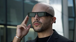 Professor Danny Pimentel uses augmented reality (AR) technology