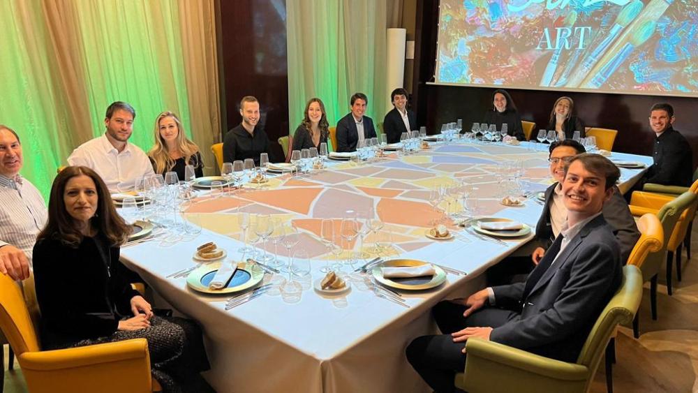 dinner with friends in barcelona