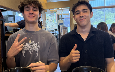Two uo students having lunch in Kyoto