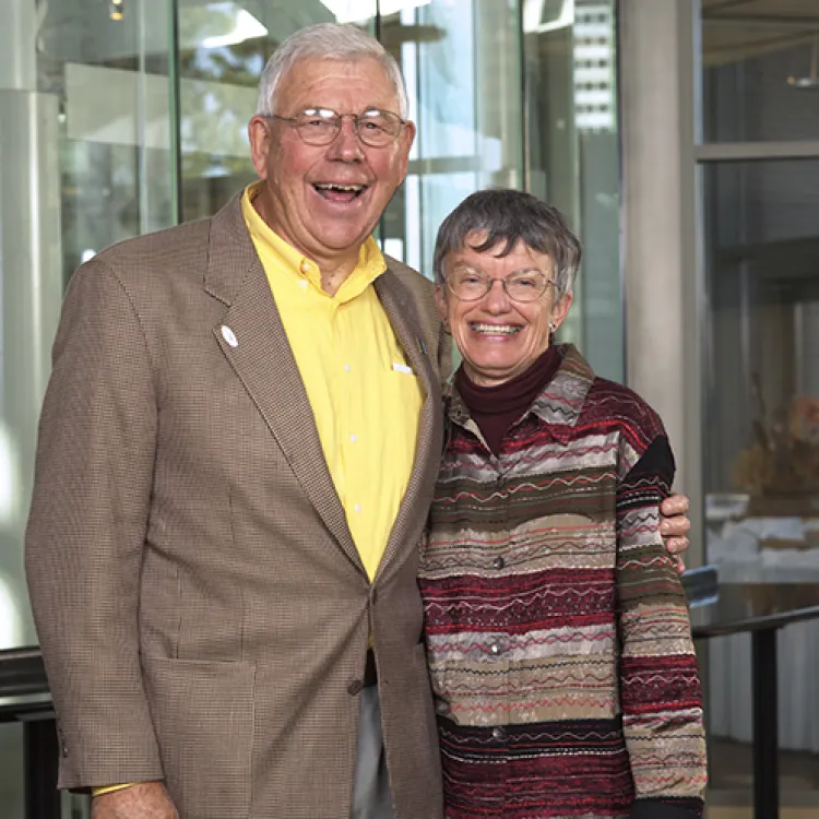 Photo of UO alumni Jim, BS ’53, and Shirley, BA ’53, Rippey