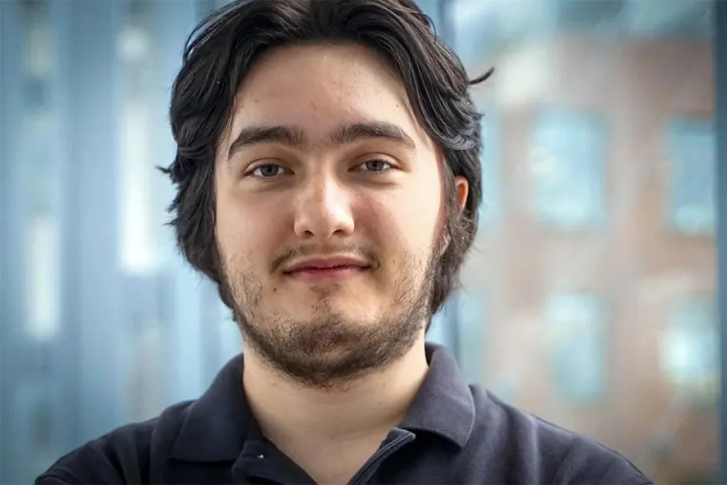 Oliver Loreto in photo