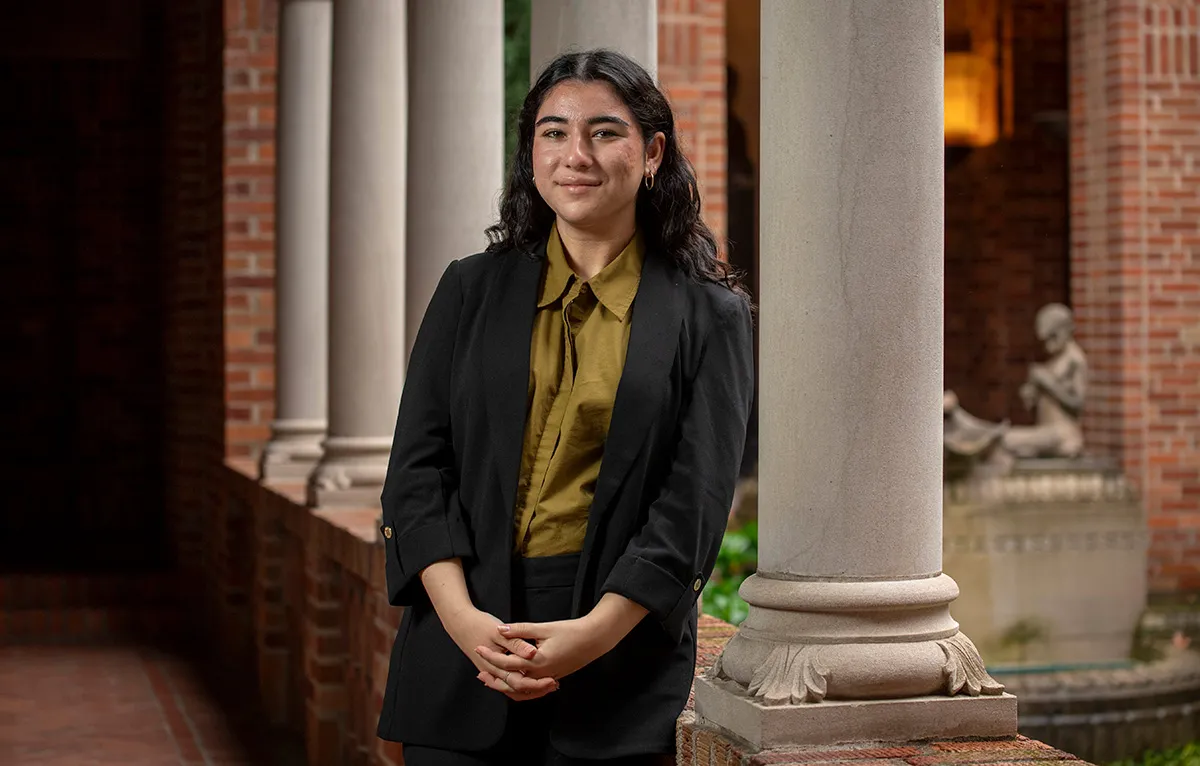 Portrait photo of UO student Luda Isakharov