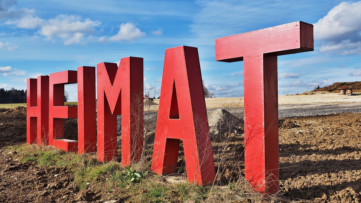 Konturen issue 13 cover- Neue Heimat(en): A Contentious Concept Reconsidered