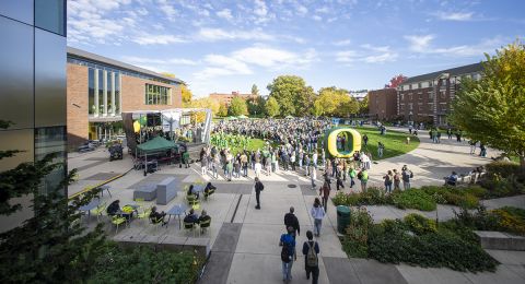 A view from the second story of the EMU shows a crowed on the Green
