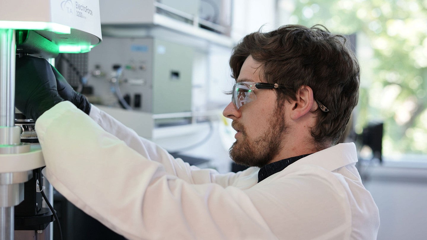 PhD student in Knight Campus lab