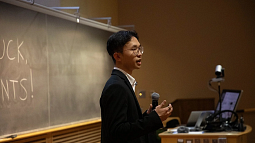 Knight Campus undergraduate researcher Ethan Dinh at the Three-Minute Thesis competition in the Clark Honors College