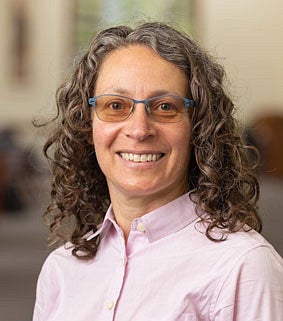 Headshot of Annie Zeidman-Karpinski, Kenneth M. and Kenda H. Singer Science Librarian