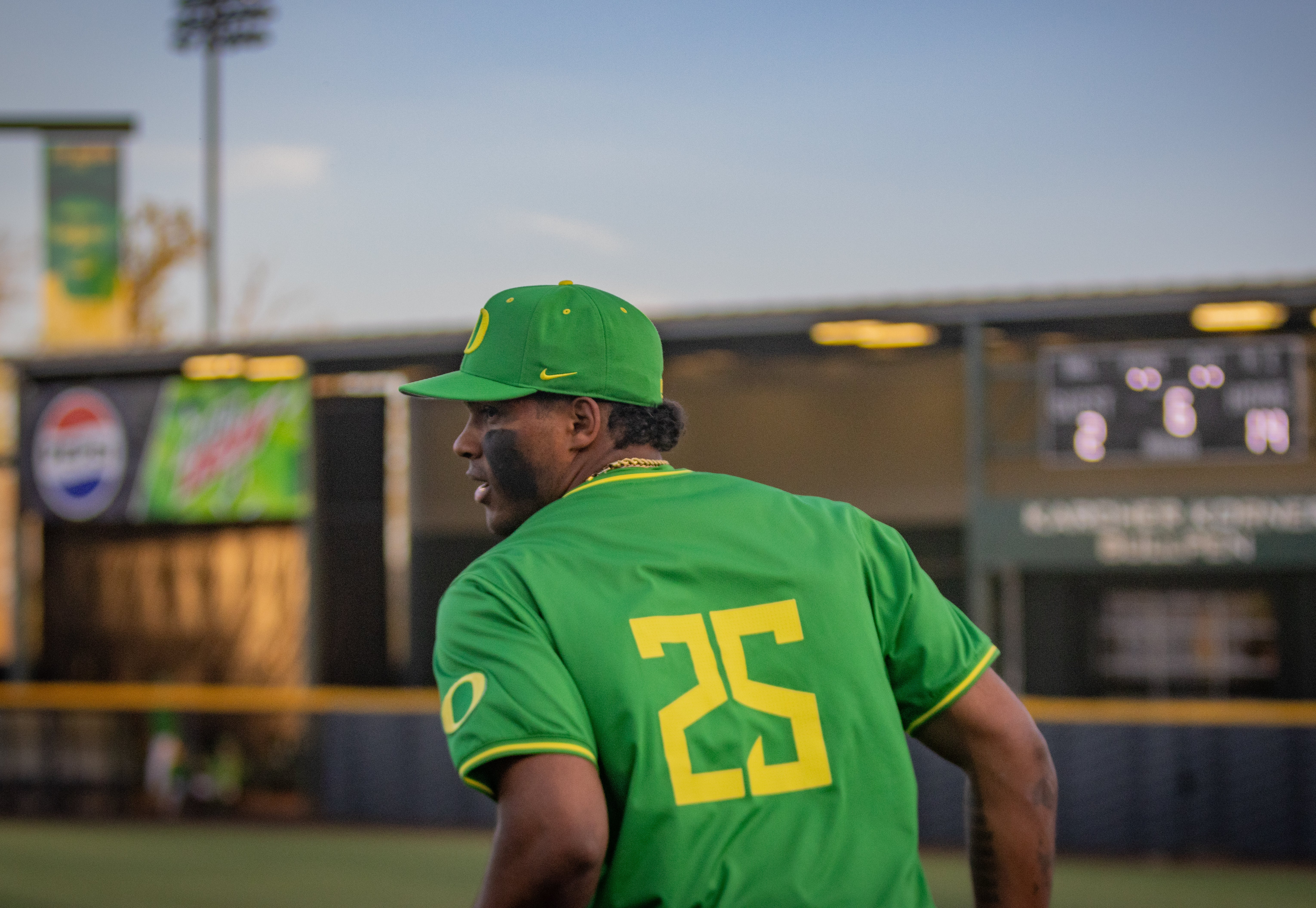 Oregon 1B Jacob Walsh
