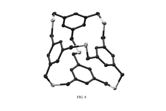 A single crystal X-ray structure representation of an exemplary disulfide macrocyclic trimer.