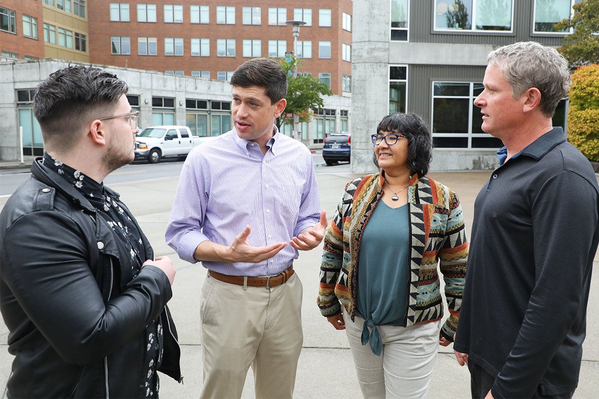 Dan Strauss with three constituents 