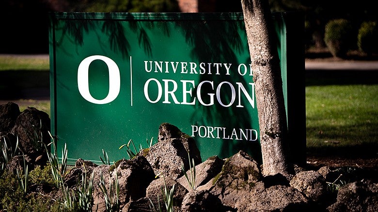 UO Portland sign on campus