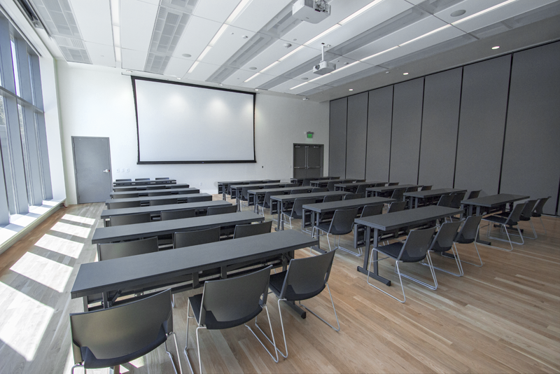 Crater Lake South Room photo 2