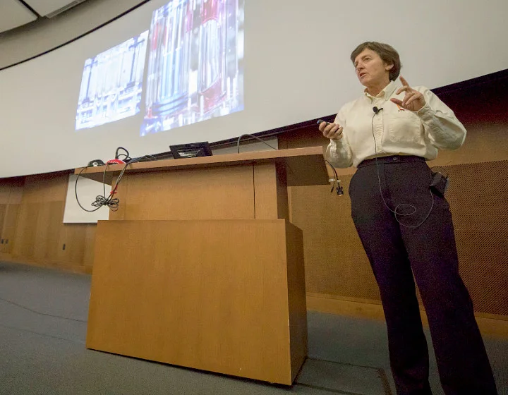 Retired NASA astronaut Wendy Lawrence speaking to a class