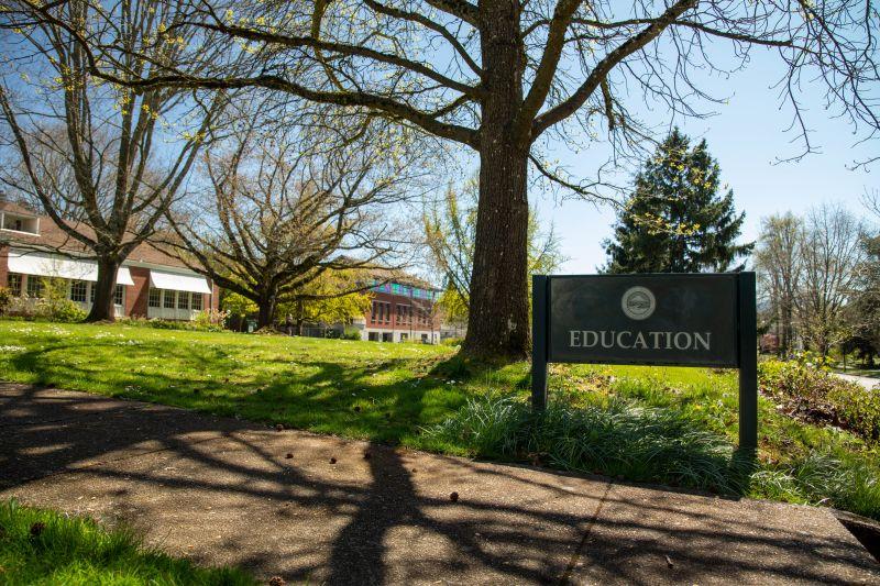 UO Education Sign
