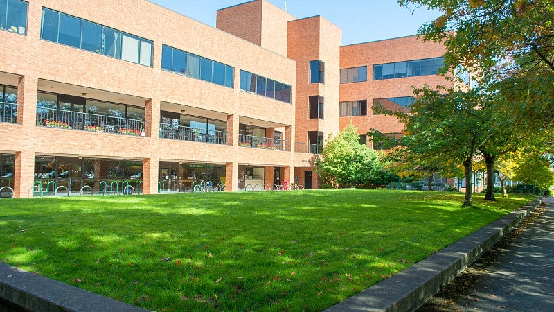 Exterior of Oregon Hall on the UO Campus
