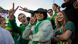 UO students at Autzen Stadium