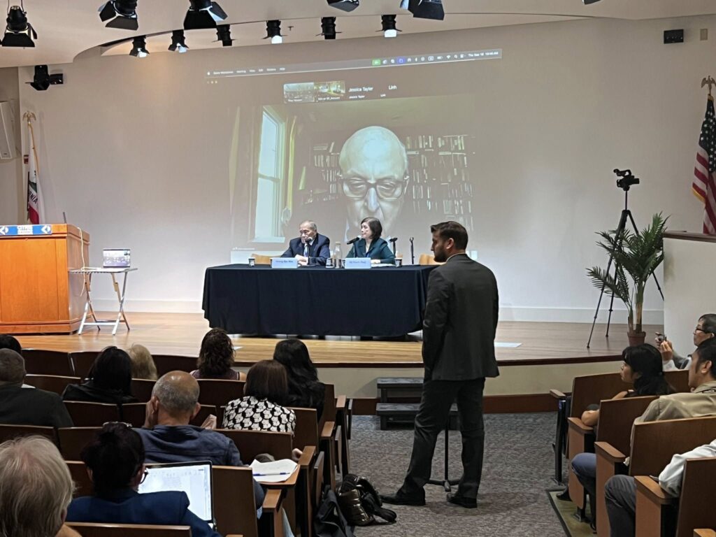 Panel 1 featuring Tuong Vu, Hoang Duc Nha, Amb. John Negroponte, Bui Kien Thanh, Vũ Thanh Thuỷ