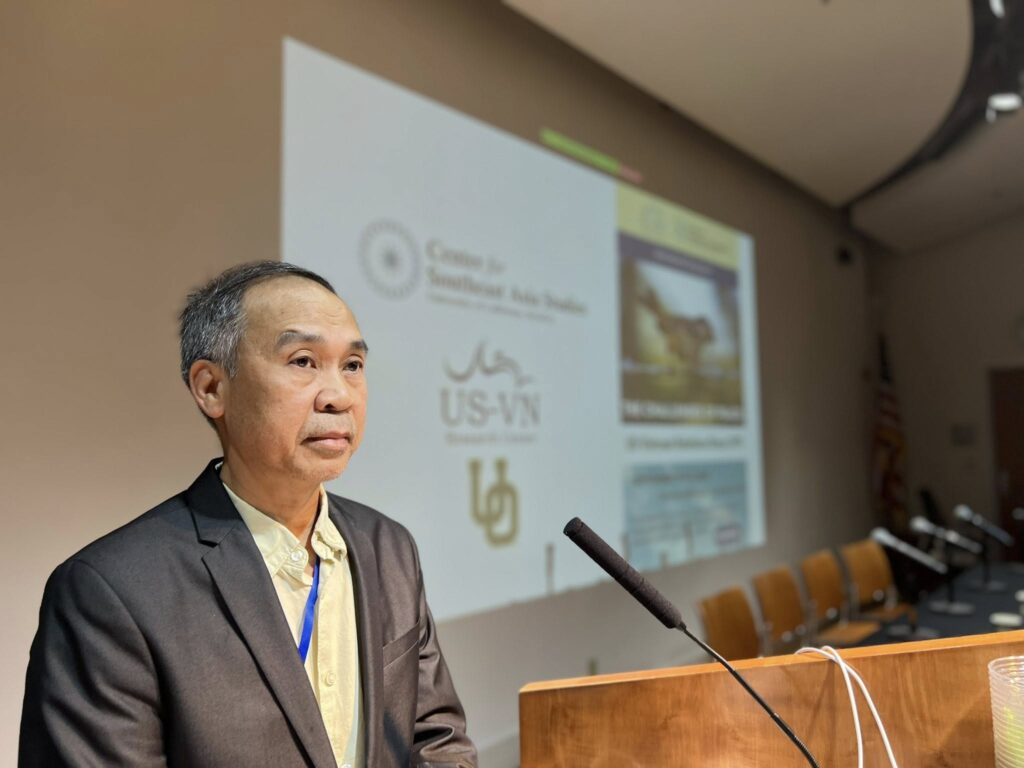 Tuong Vu at Podium