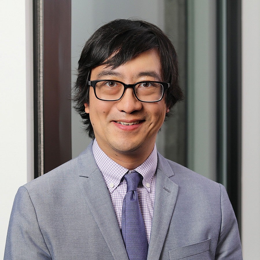 Oregon Executive MBA graduate Julian Dunn