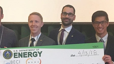 Oregon MBA team Feros Freight accepts their prize at UC Berkeley