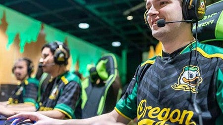 UO esports team