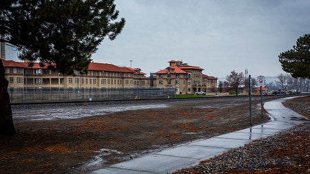 a prison in oregon