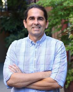 Portrait of Brian Klopotek