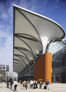 North Hall renovation of Shanghai Railway Station by Zhang Juxin
