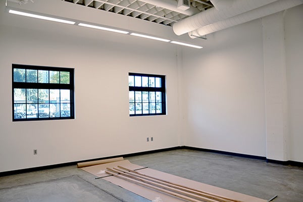 510 Oak studio