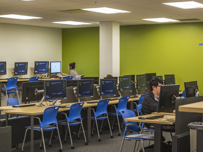 several computers available for usage in EMU computer lab.