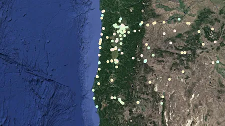 Map visualizing the Agora Journalism Center’s report of local news across Oregon. 