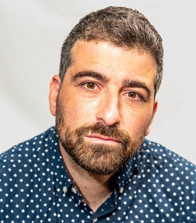 portrait of journalist Hamed Aleaziz