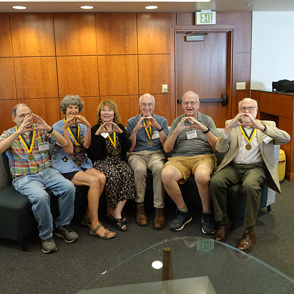 Oregon Law Alumni class reunion throwing the O.