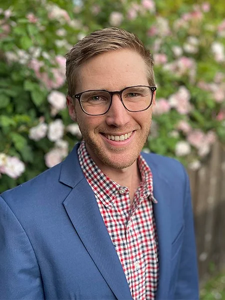 Portrait photo of Andrew Archer