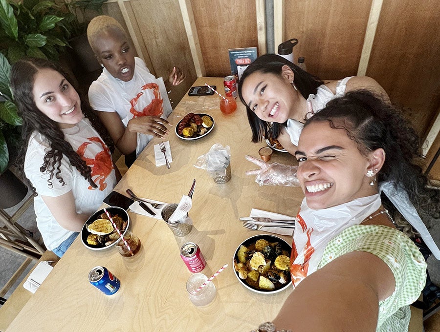 PathwayOregon students enjoy a meal in London
