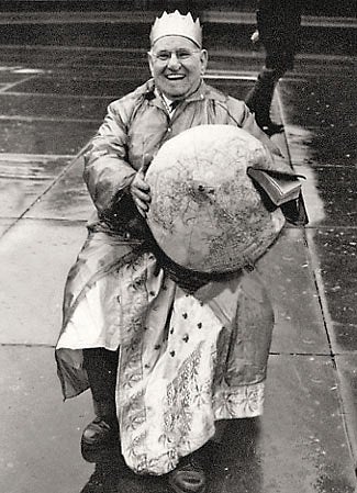 Self-styled “King of All Nations of Men” Homer A. Tomlinson in a 1959 press photo. Photograph courtesy Keystone Press