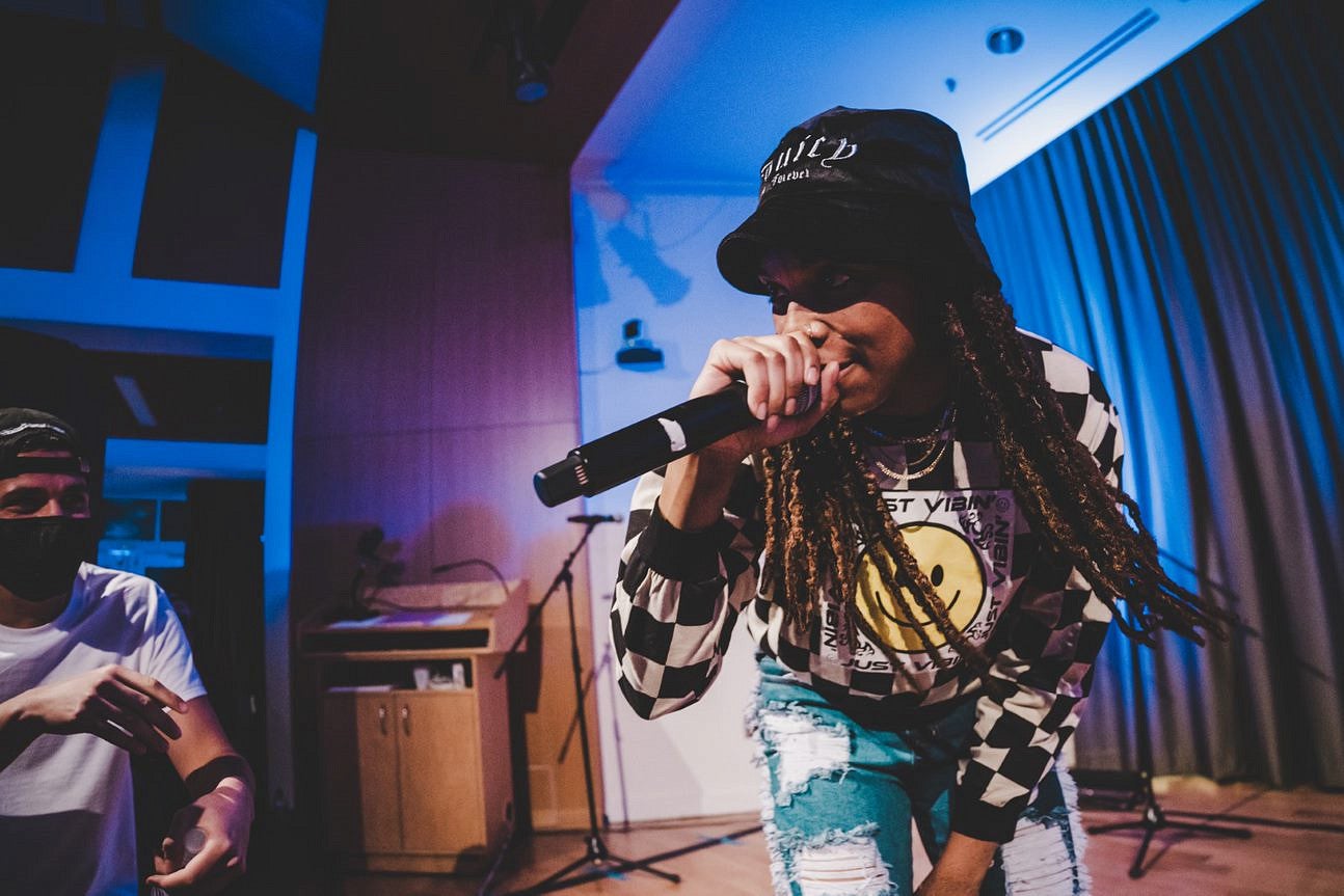 MC Sotae performing at UO Hip Hop Jam