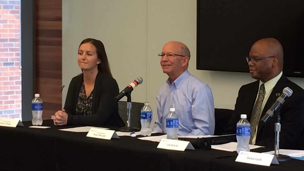 U.S. Rep. Peter DeFazio (center) at a meeting at the UO