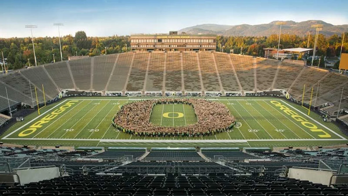New students form the O at Autzen Stadium
