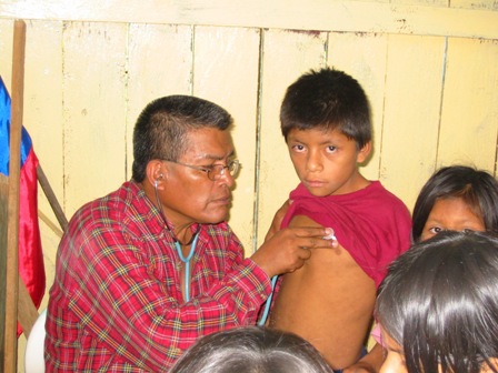 Children's Health Diagnostic Exams. Photo: Sugiyama 2005.