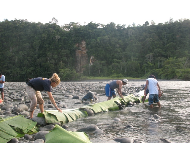 Participant observation: Melissa goes old school. Photo: Sugiyama 2009.