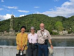 Michi,Leslie & Charley-Uji.JPG