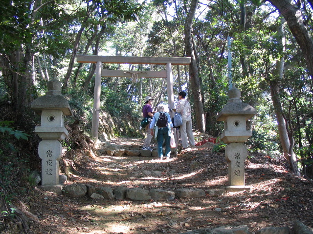 on the way in Toba.JPG
