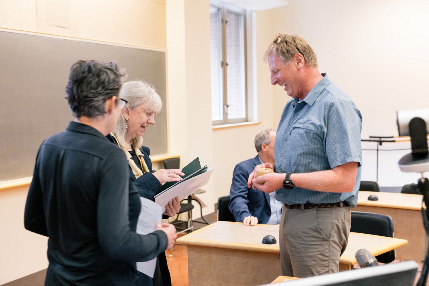 ralph heidl receiving award